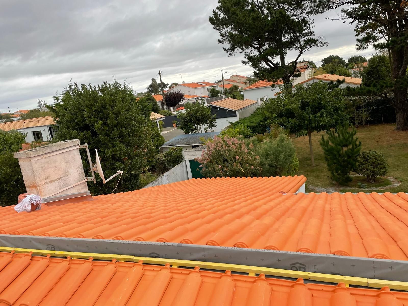 Toiture en tuiles rénovée par M.Gabard à Grand'Landes
